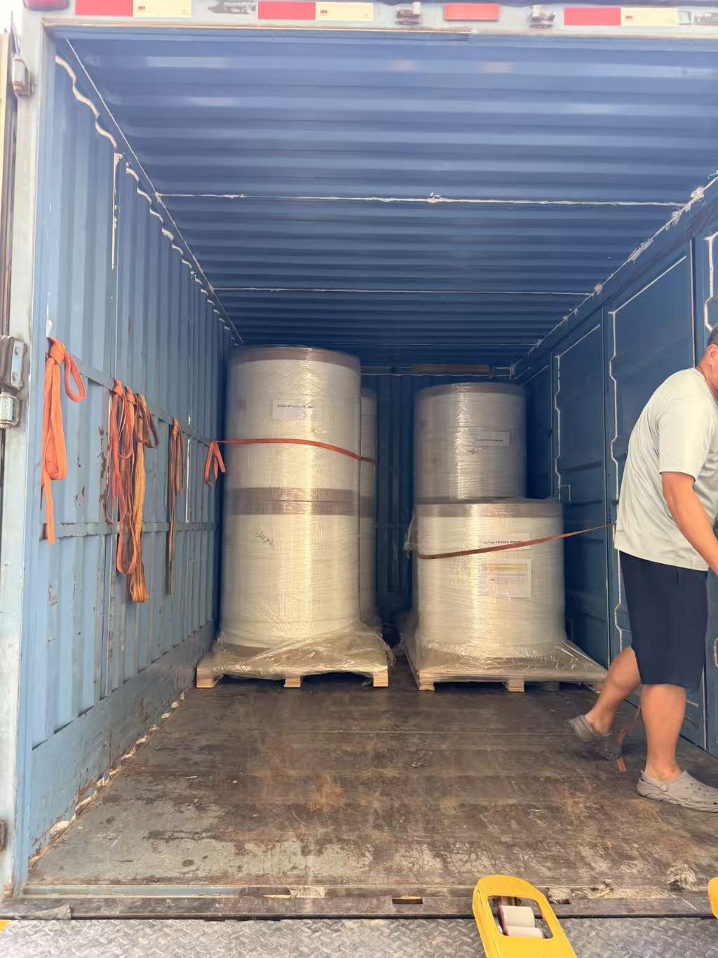 Latest company case about Customized Glass Fiber Filter Paper Production and Shipment for Bangladeshi Importer
