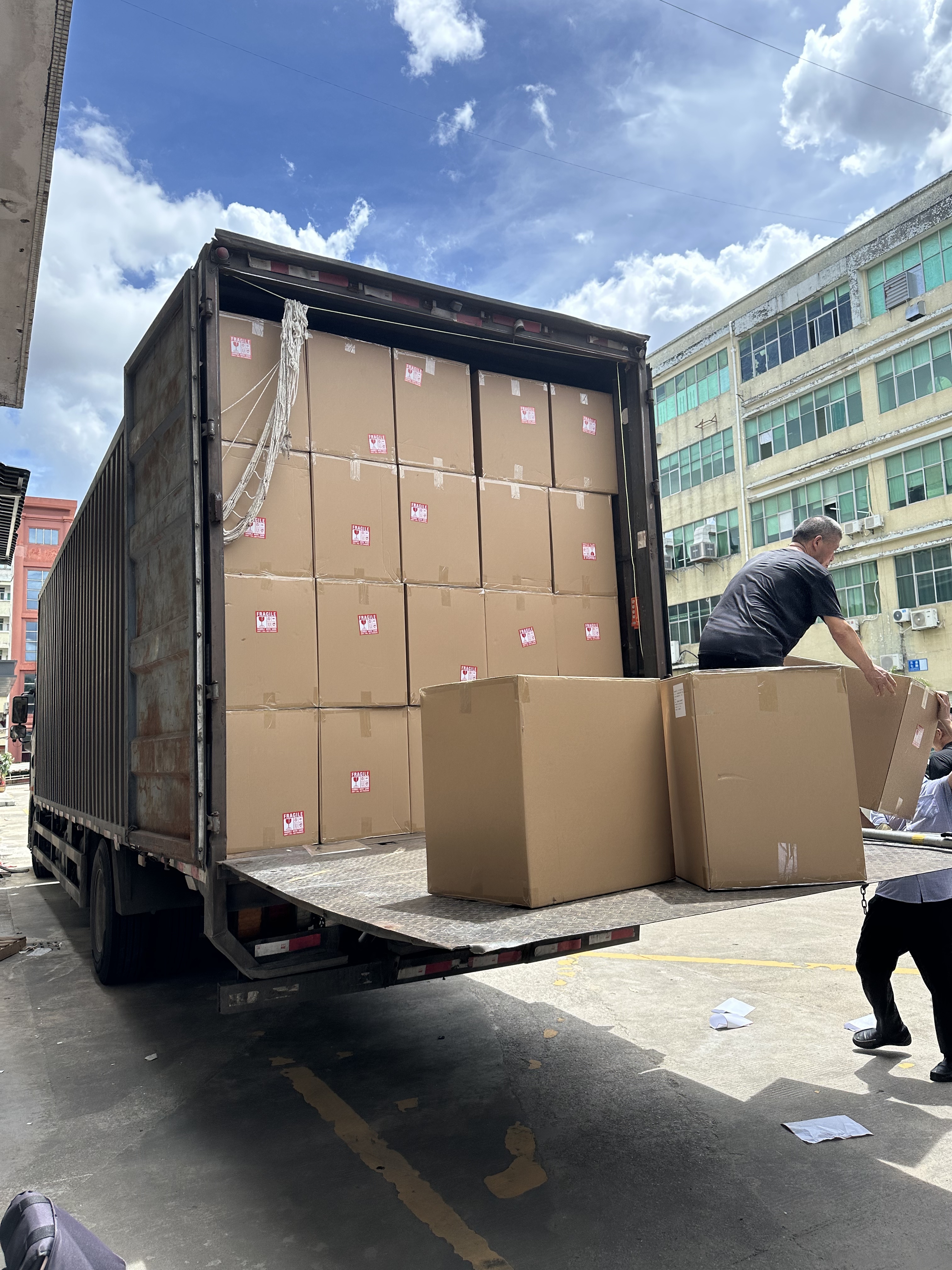 Latest company case about Repeat Order Success: F7 V-Bank Pocket Filter 592x592x440/4 Shipped to Long-Term Uzbekistan Client